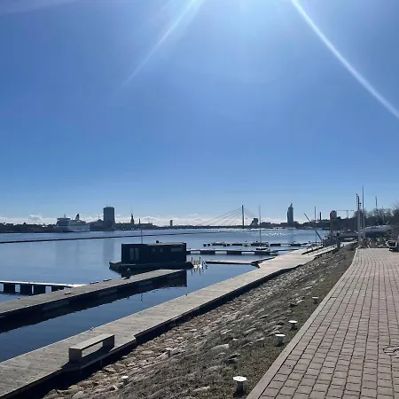 Kipsala With Free Parking Apartment Riga